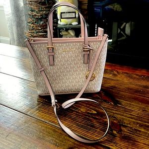 Michael Kors lite pink purse/ crossbody